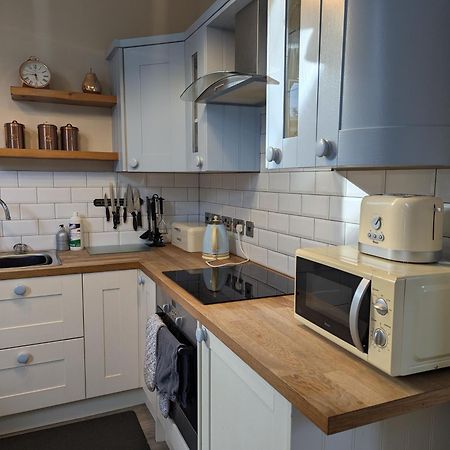 The Coach House Apartment At Cefn Tilla Court, อัสค์ ภายนอก รูปภาพ