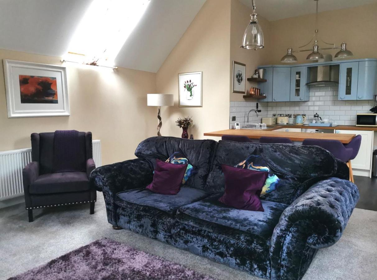 The Coach House Apartment At Cefn Tilla Court, อัสค์ ภายนอก รูปภาพ