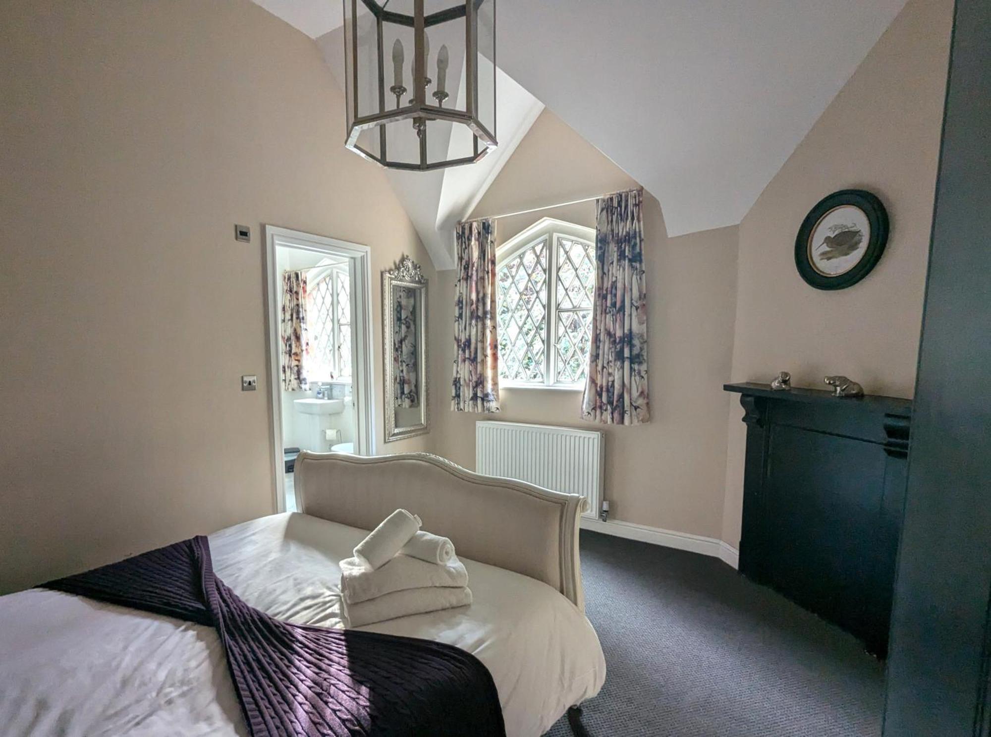 The Coach House Apartment At Cefn Tilla Court, อัสค์ ภายนอก รูปภาพ