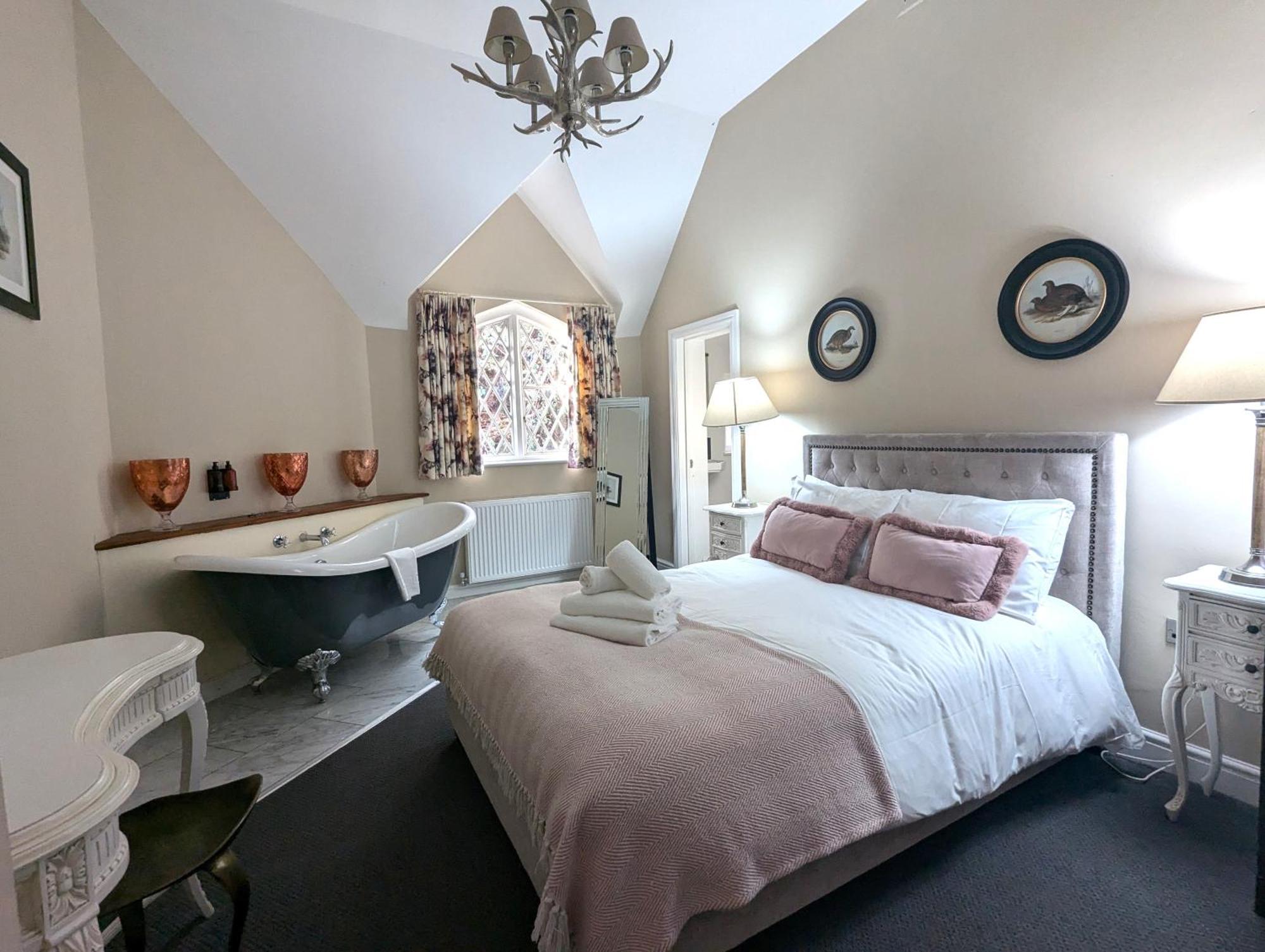 The Coach House Apartment At Cefn Tilla Court, อัสค์ ภายนอก รูปภาพ