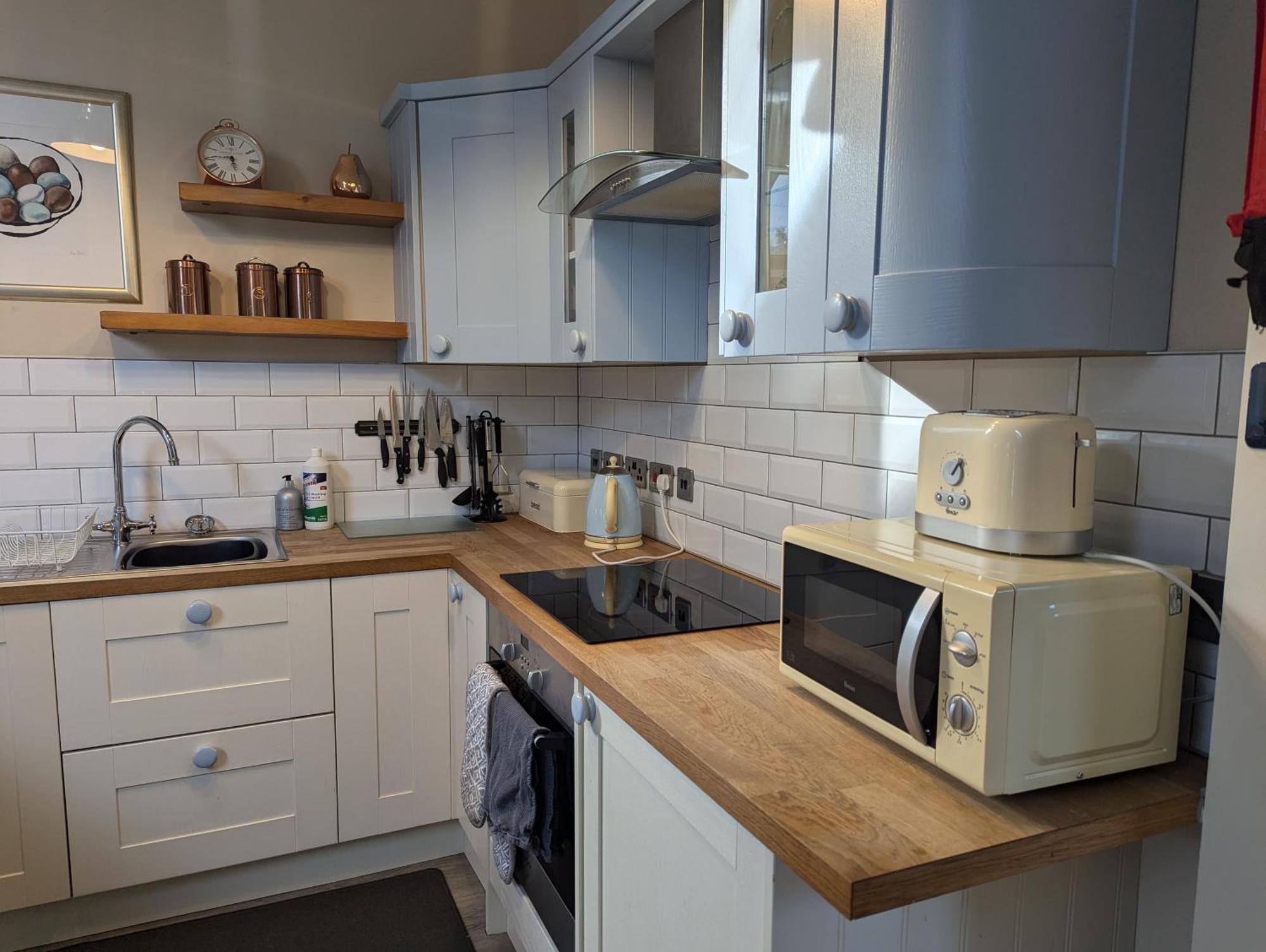 The Coach House Apartment At Cefn Tilla Court, อัสค์ ภายนอก รูปภาพ