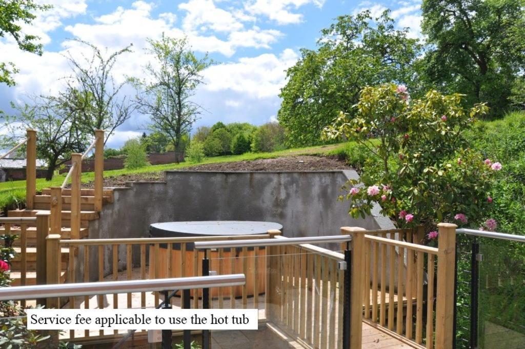 The Coach House Apartment At Cefn Tilla Court, อัสค์ ภายนอก รูปภาพ